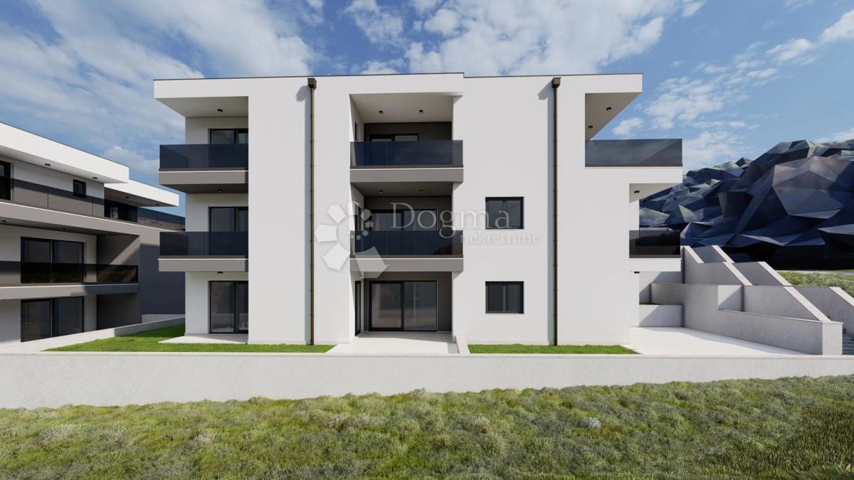 Appartamento con una camera e balcone in nuova costruzione – Tranquillità e comfort vicino a Spalato