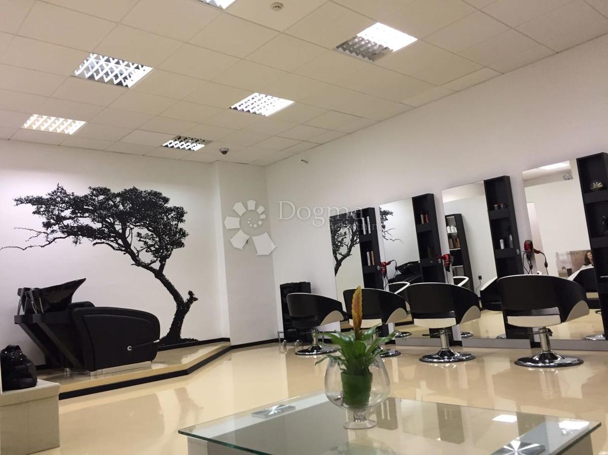 Locale commerciale Gruž, Dubrovnik, 97,65m2