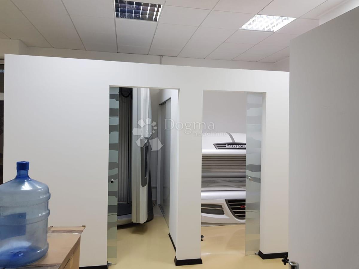 Locale commerciale Gruž, Dubrovnik, 97,65m2