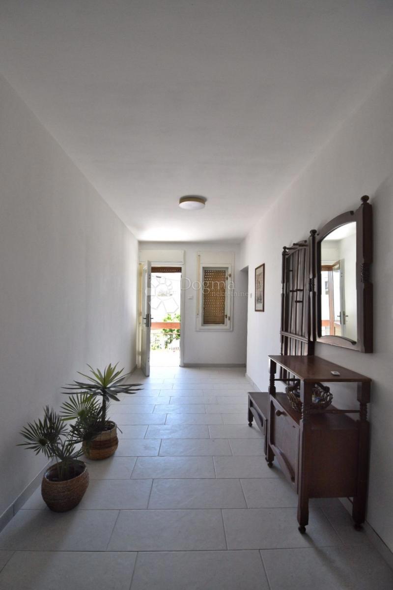 Allogio Sv. Polikarp / Sisplac, Pula, 157m2