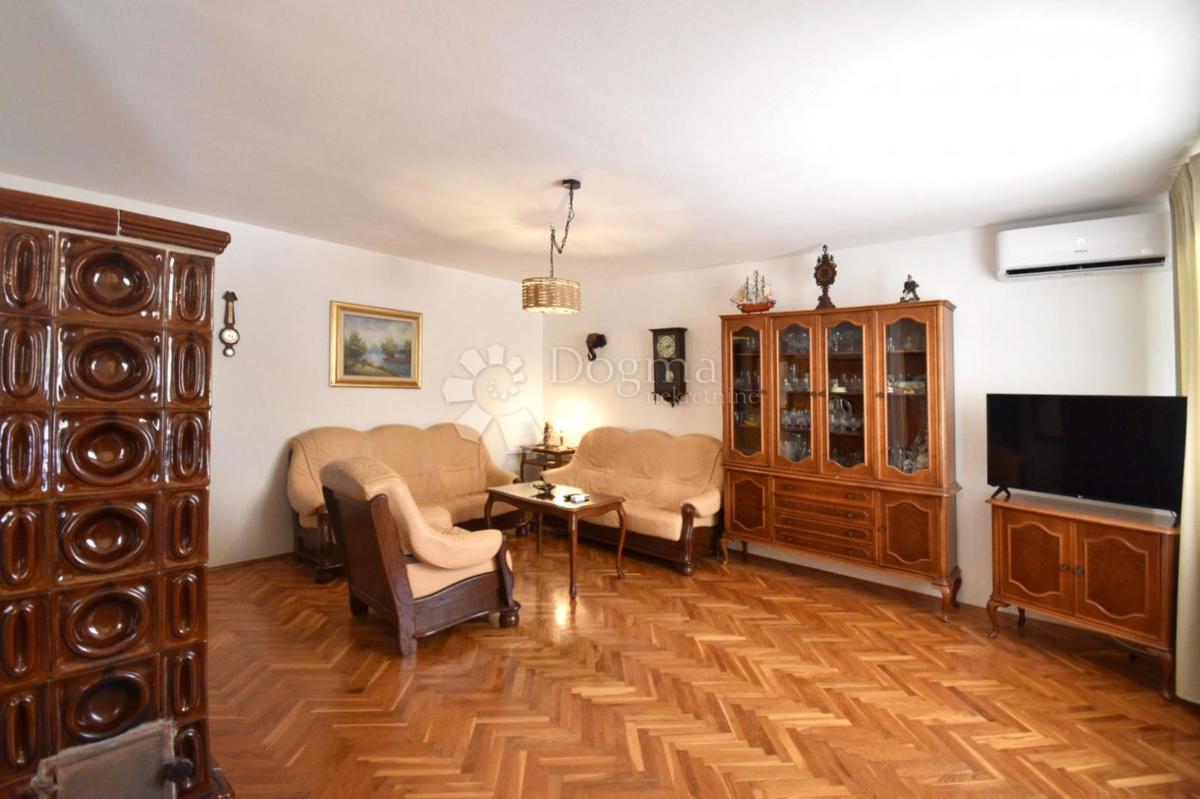 Allogio Sv. Polikarp / Sisplac, Pula, 157m2