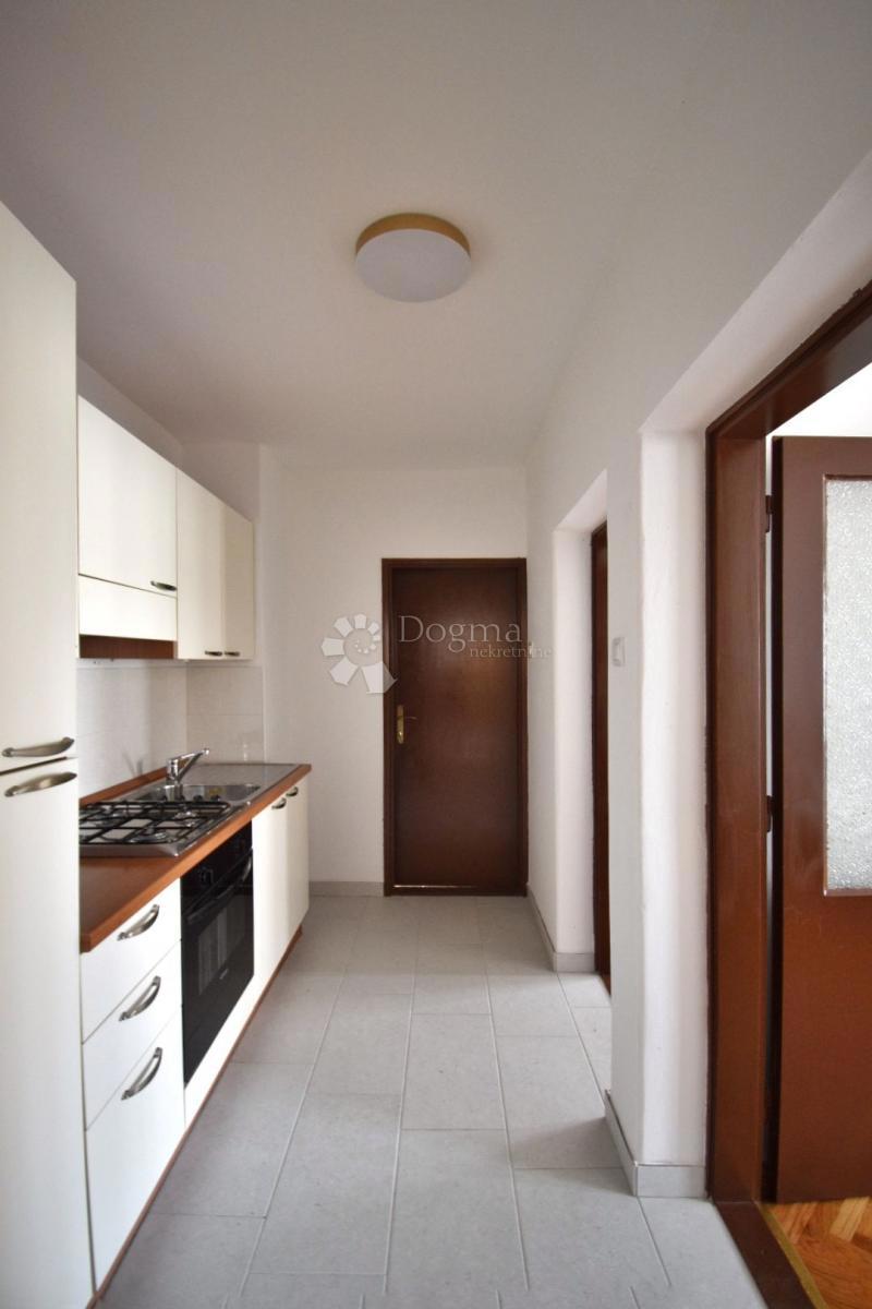 Allogio Sv. Polikarp / Sisplac, Pula, 157m2