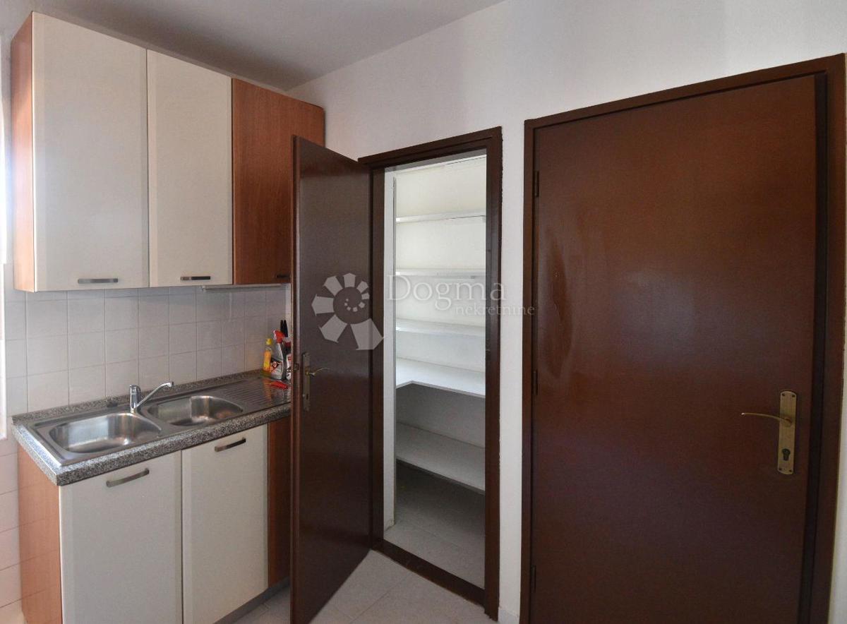 Allogio Sv. Polikarp / Sisplac, Pula, 157m2