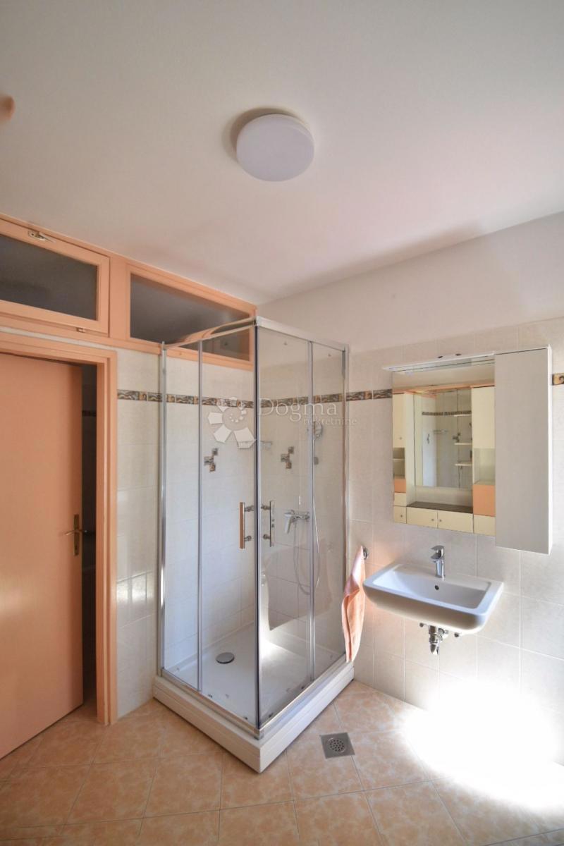 Allogio Sv. Polikarp / Sisplac, Pula, 157m2