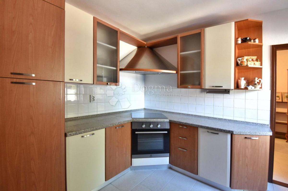 Allogio Sv. Polikarp / Sisplac, Pula, 157m2