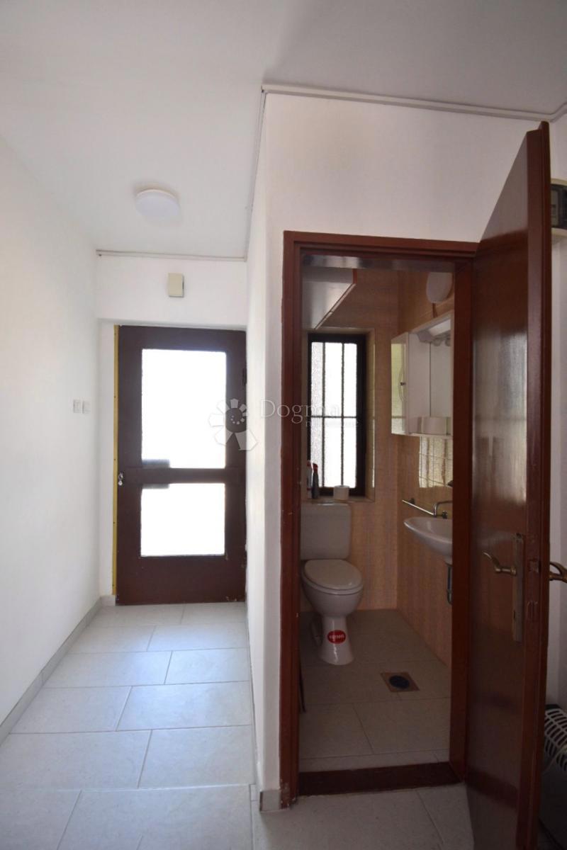 Allogio Sv. Polikarp / Sisplac, Pula, 157m2