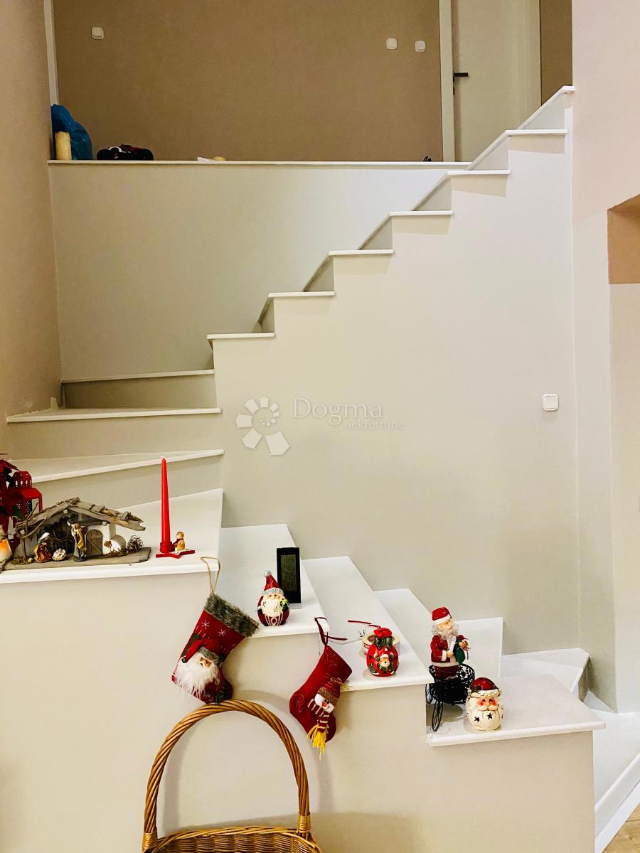 Casa Novaki Oborovski, Rugvica, P, 245m2