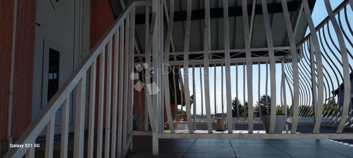 Casa Borovo Naselje, Vukovar, 270m2