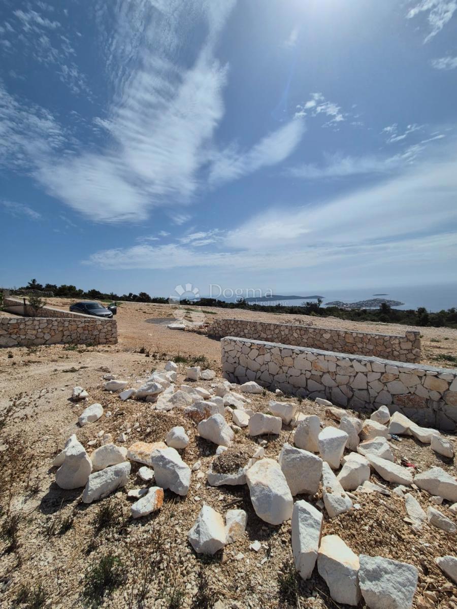 IN VENDITA – TERRENO AGRICOLO CON VISTA PANORAMICA SUL MARE, SEVID