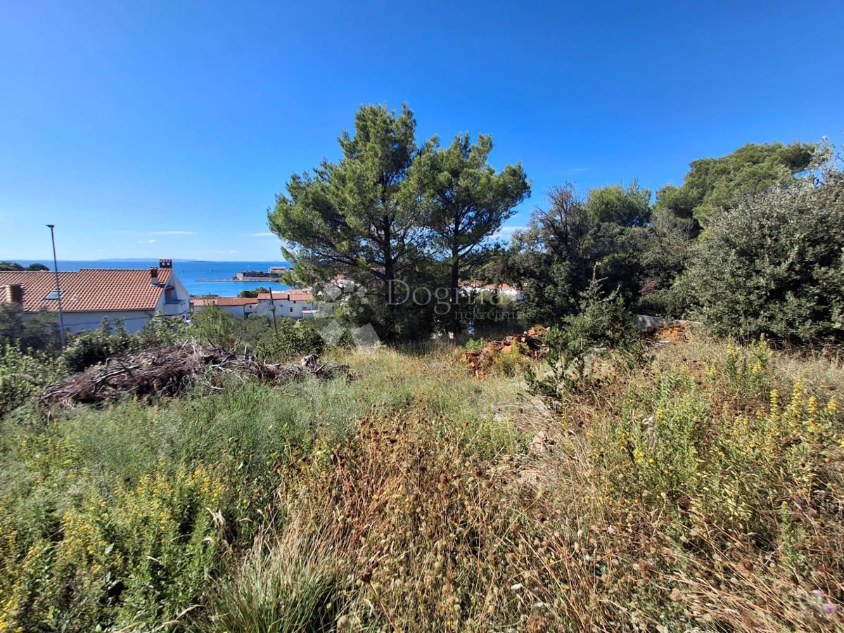 Terreno edificabile Banjol, Rab, 815m2