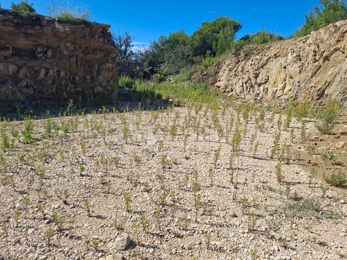 Terreno edificabile Banjol, Rab, 815m2