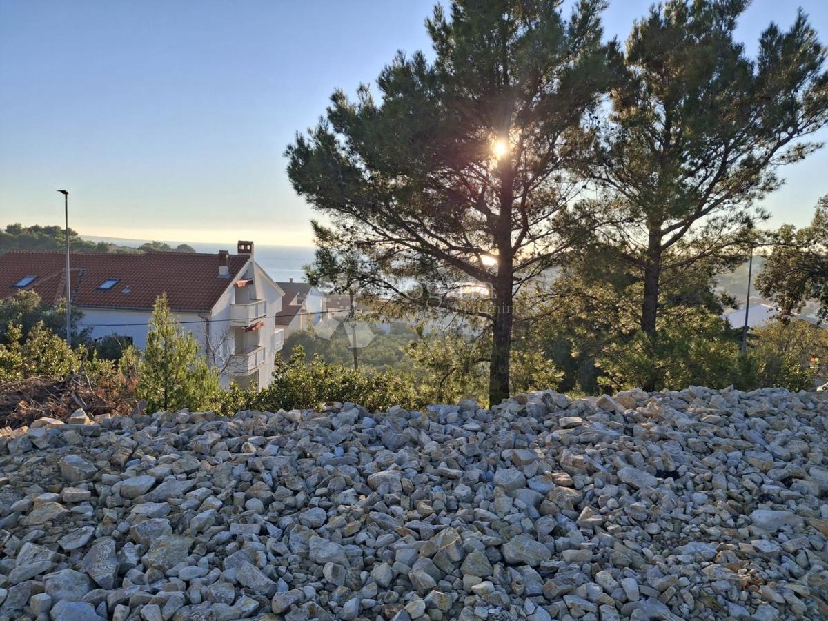 Terreno edificabile Banjol, Rab, 815m2