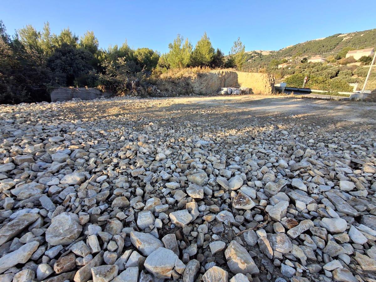 Terreno edificabile Banjol, Rab, 815m2