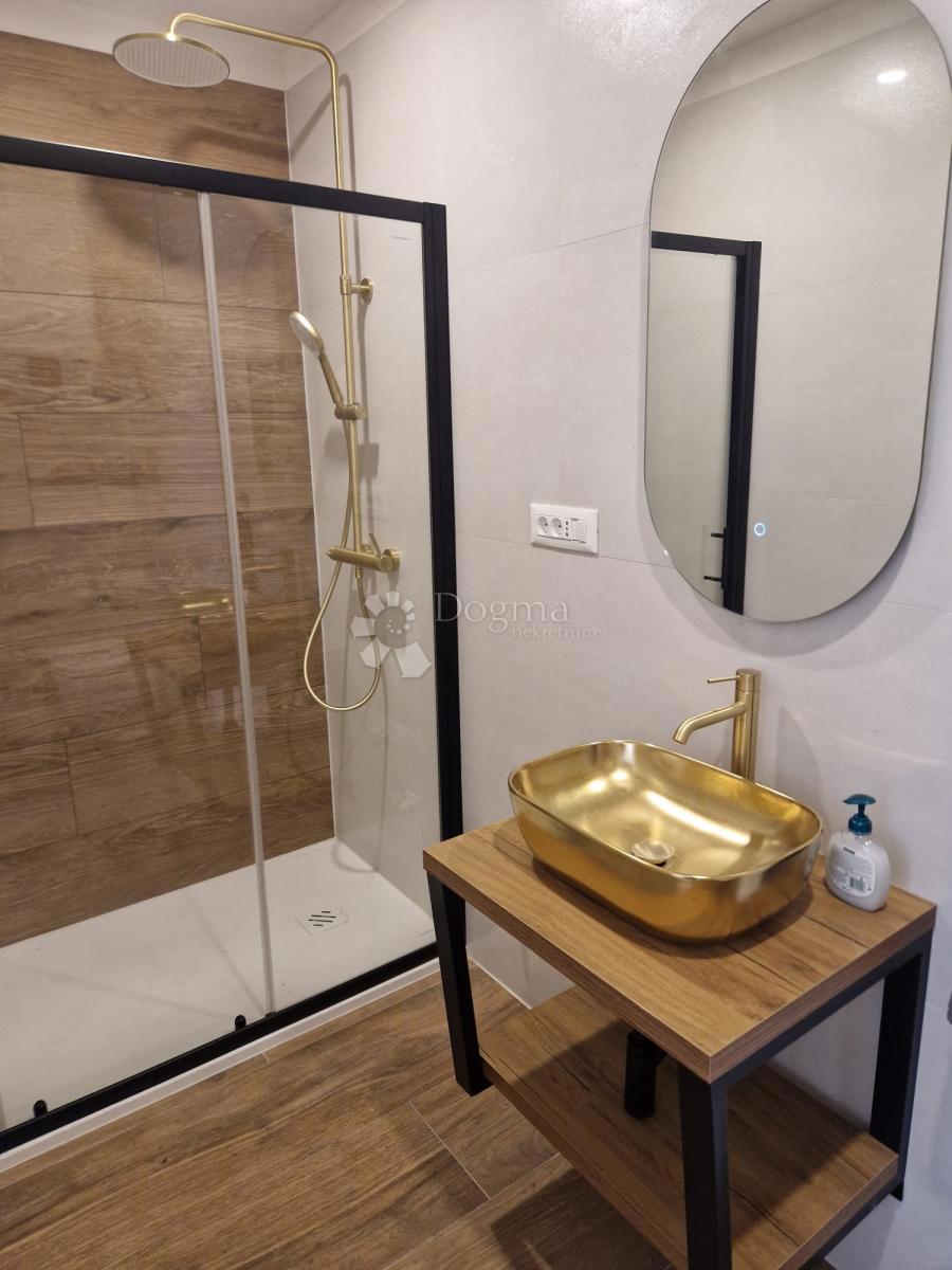 Locale commerciale Mertojak, Split, 25,60m2