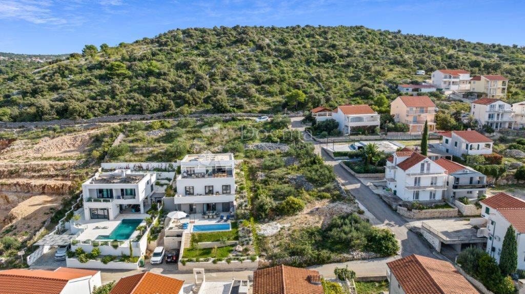 ROGOZNICA - VILLA DI LUSSO CON VISTA DALL'ALTO