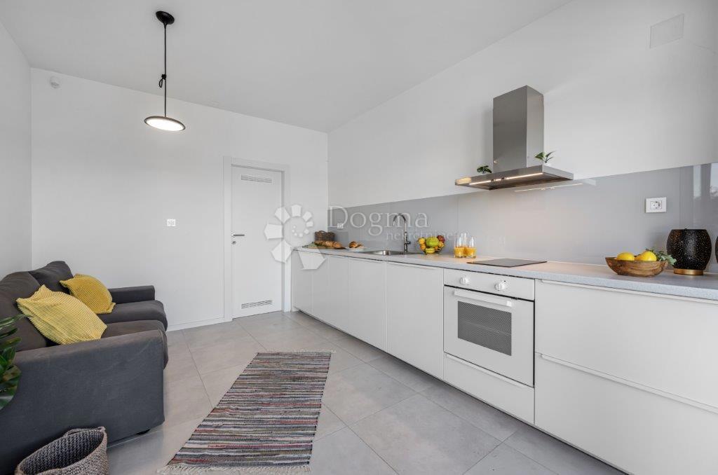 ROGOZNICA - VILLA DI LUSSO CON VISTA DALL'ALTO