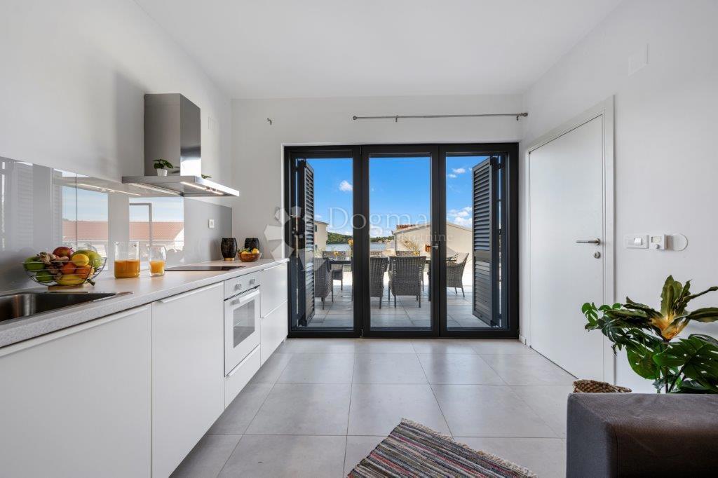 ROGOZNICA - VILLA DI LUSSO CON VISTA DALL'ALTO