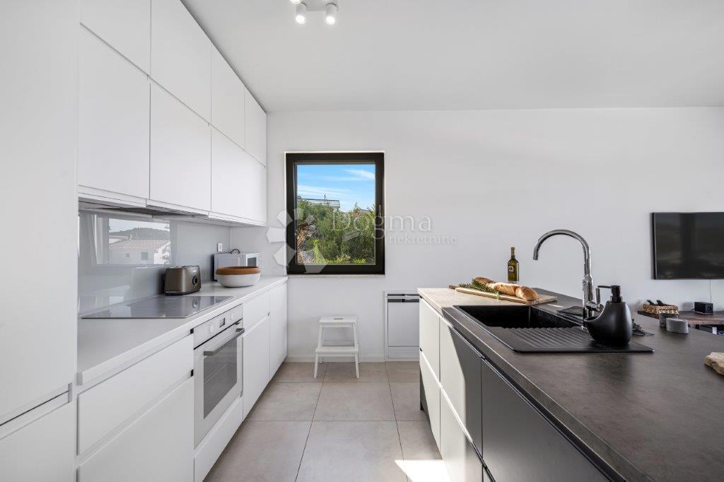 ROGOZNICA - VILLA DI LUSSO CON VISTA DALL'ALTO