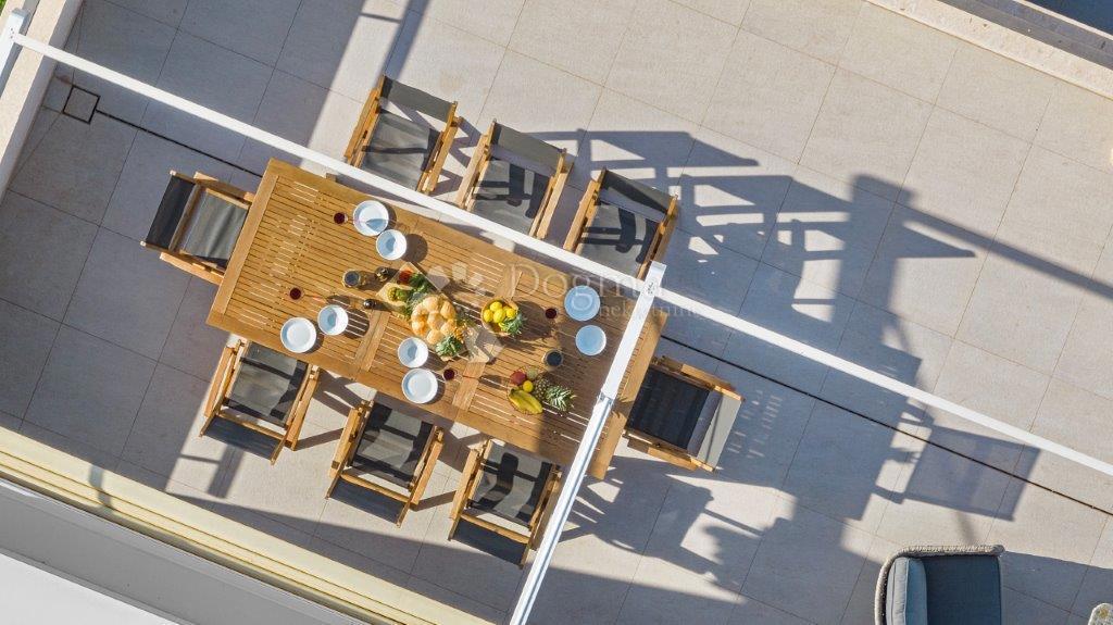 ROGOZNICA - VILLA DI LUSSO CON VISTA DALL'ALTO