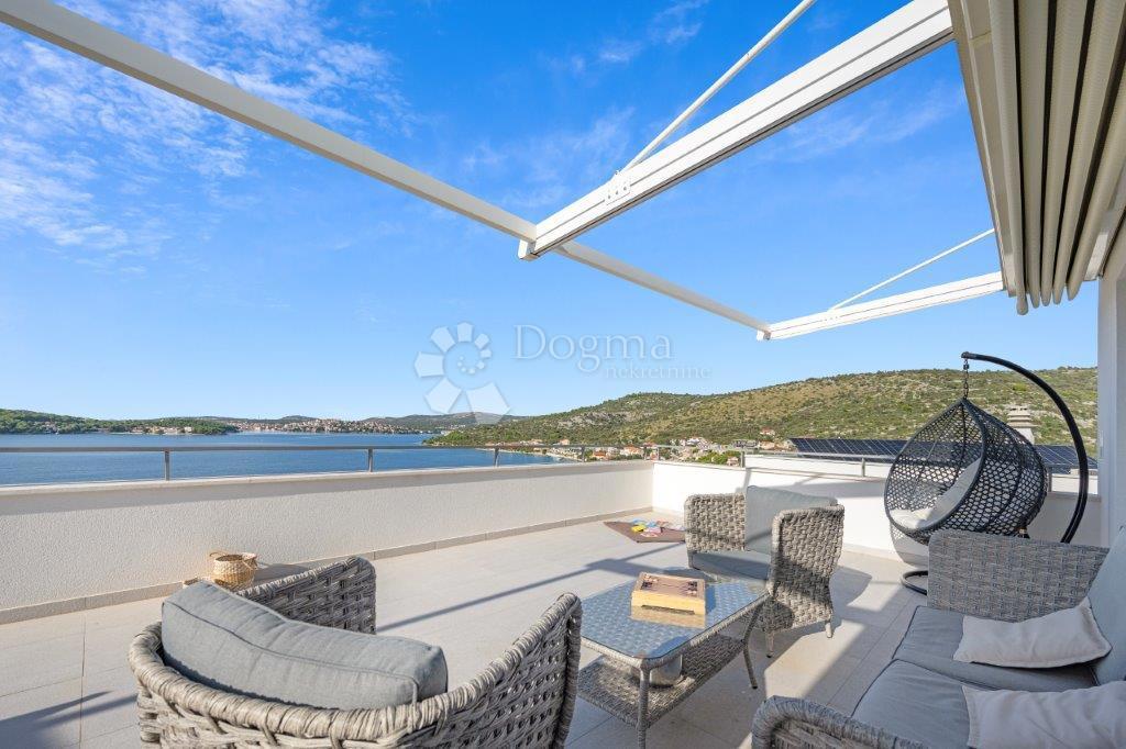 ROGOZNICA - VILLA DI LUSSO CON VISTA DALL'ALTO