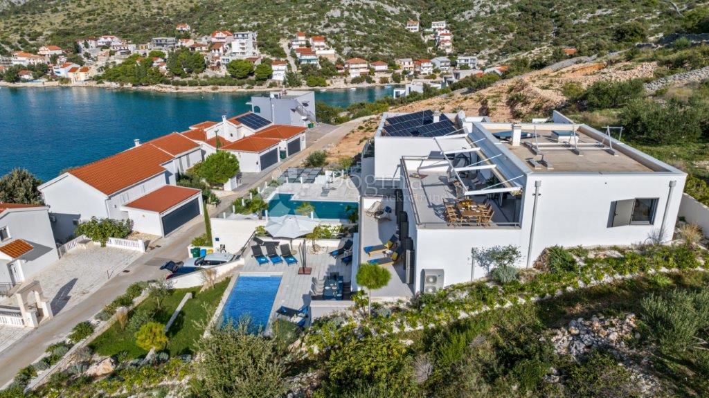 ROGOZNICA - VILLA DI LUSSO CON VISTA DALL'ALTO