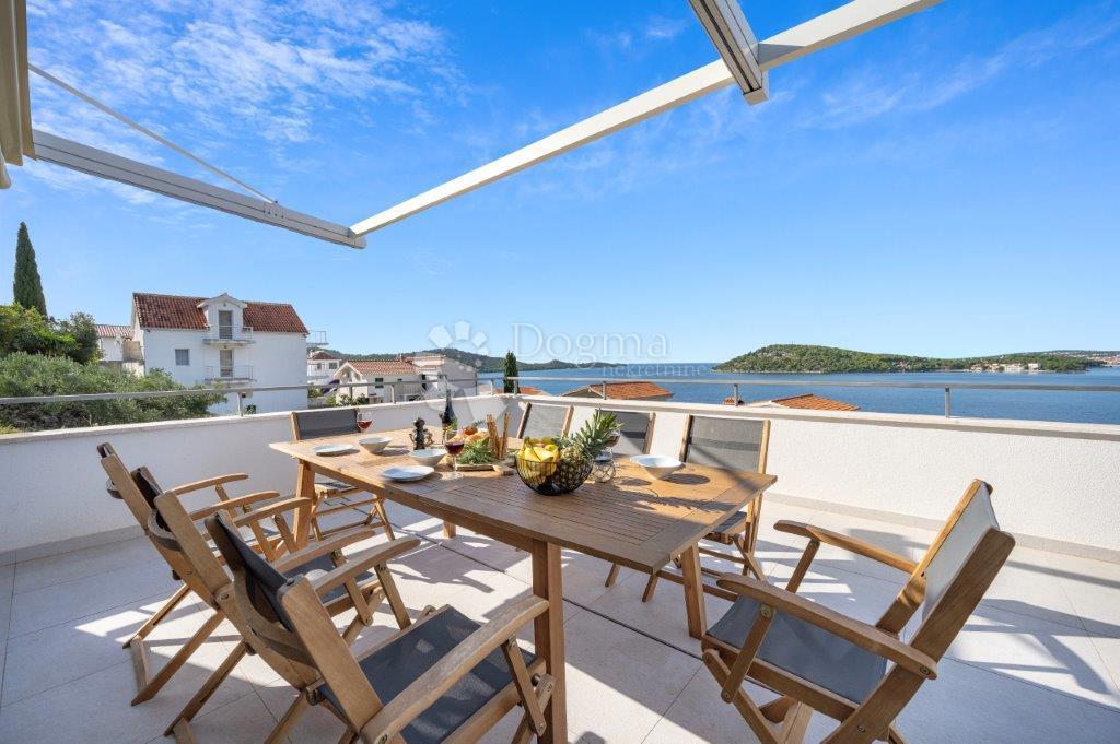 ROGOZNICA - VILLA DI LUSSO CON VISTA DALL'ALTO