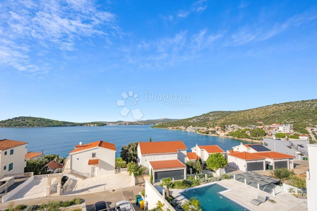 ROGOZNICA - VILLA DI LUSSO CON VISTA DALL'ALTO