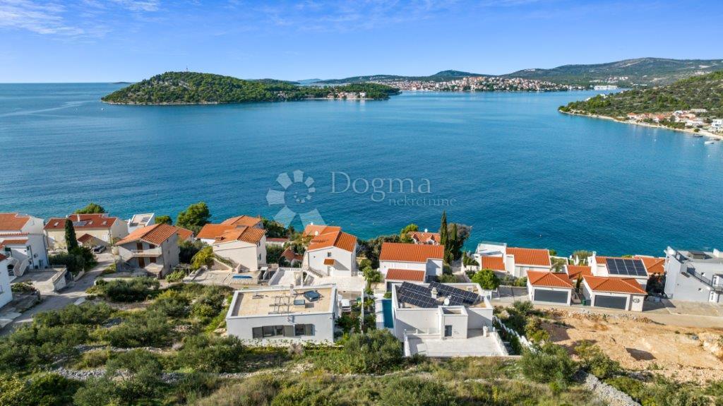 ROGOZNICA - VILLA DI LUSSO CON VISTA DALL'ALTO