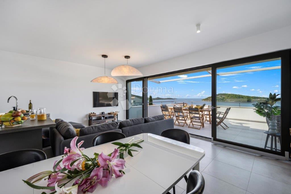 ROGOZNICA - VILLA DI LUSSO CON VISTA DALL'ALTO