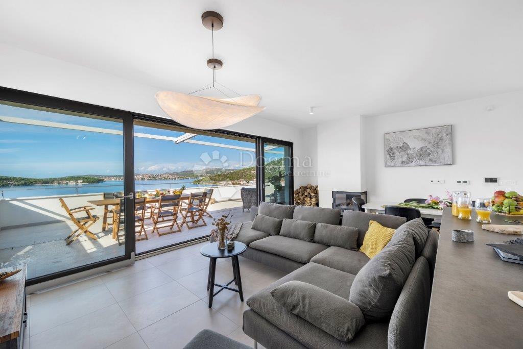 ROGOZNICA - VILLA DI LUSSO CON VISTA DALL'ALTO