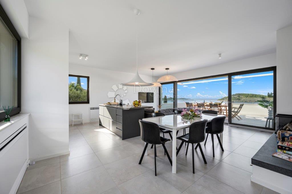 ROGOZNICA - VILLA DI LUSSO CON VISTA DALL'ALTO