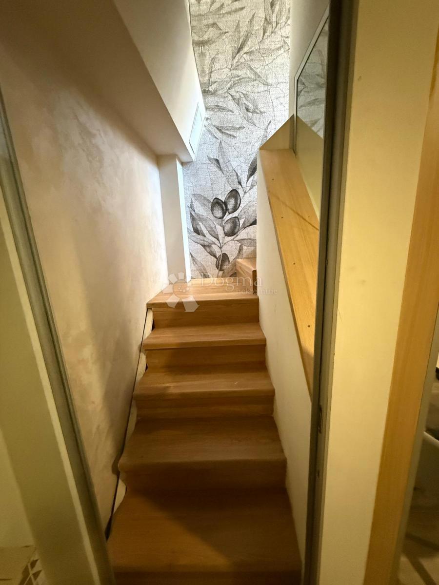 Locale commerciale Kruge, Trnje, 68m2