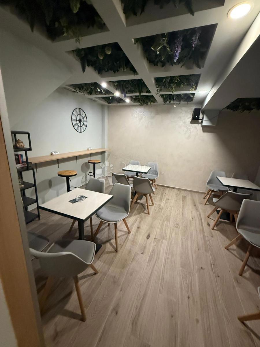 Locale commerciale Kruge, Trnje, 68m2