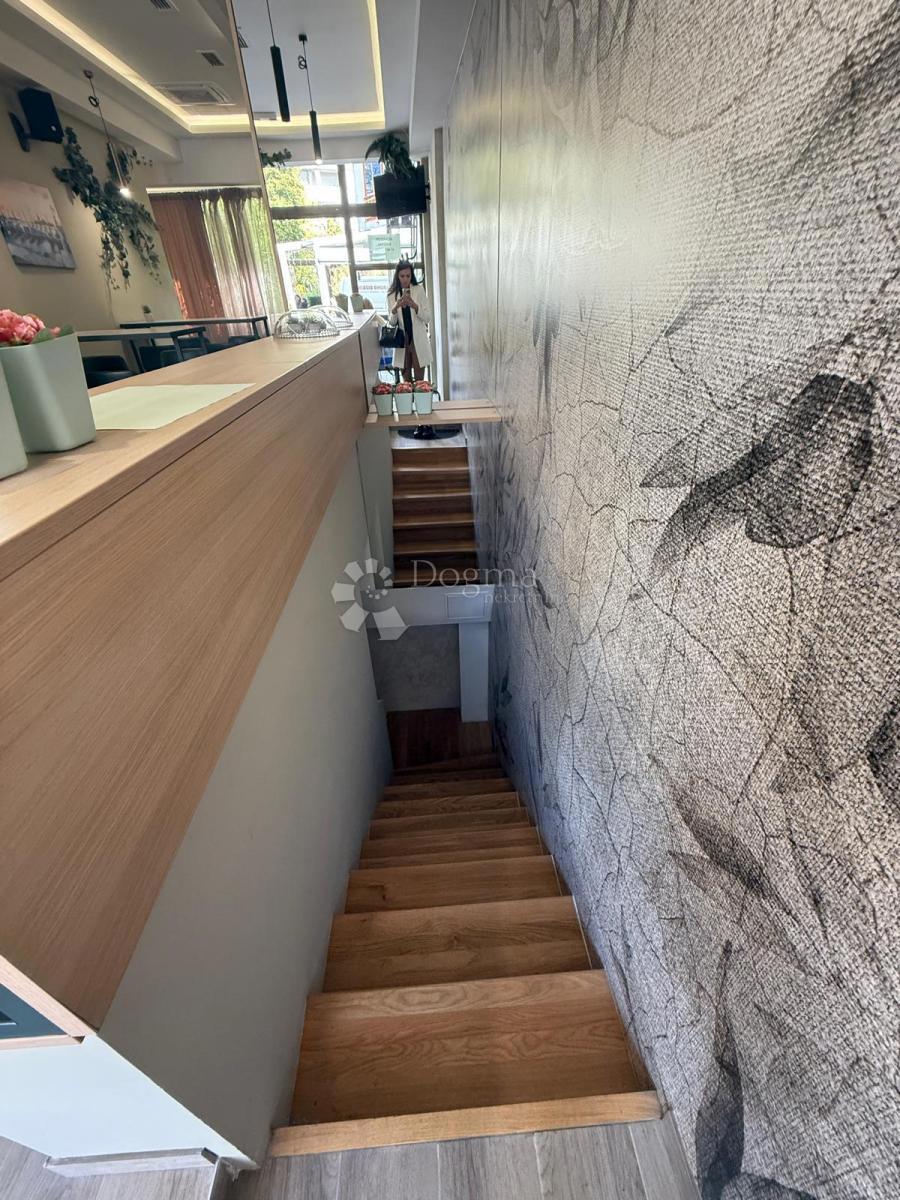 Locale commerciale Kruge, Trnje, 68m2