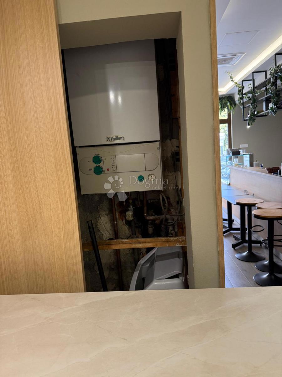 Locale commerciale Kruge, Trnje, 68m2