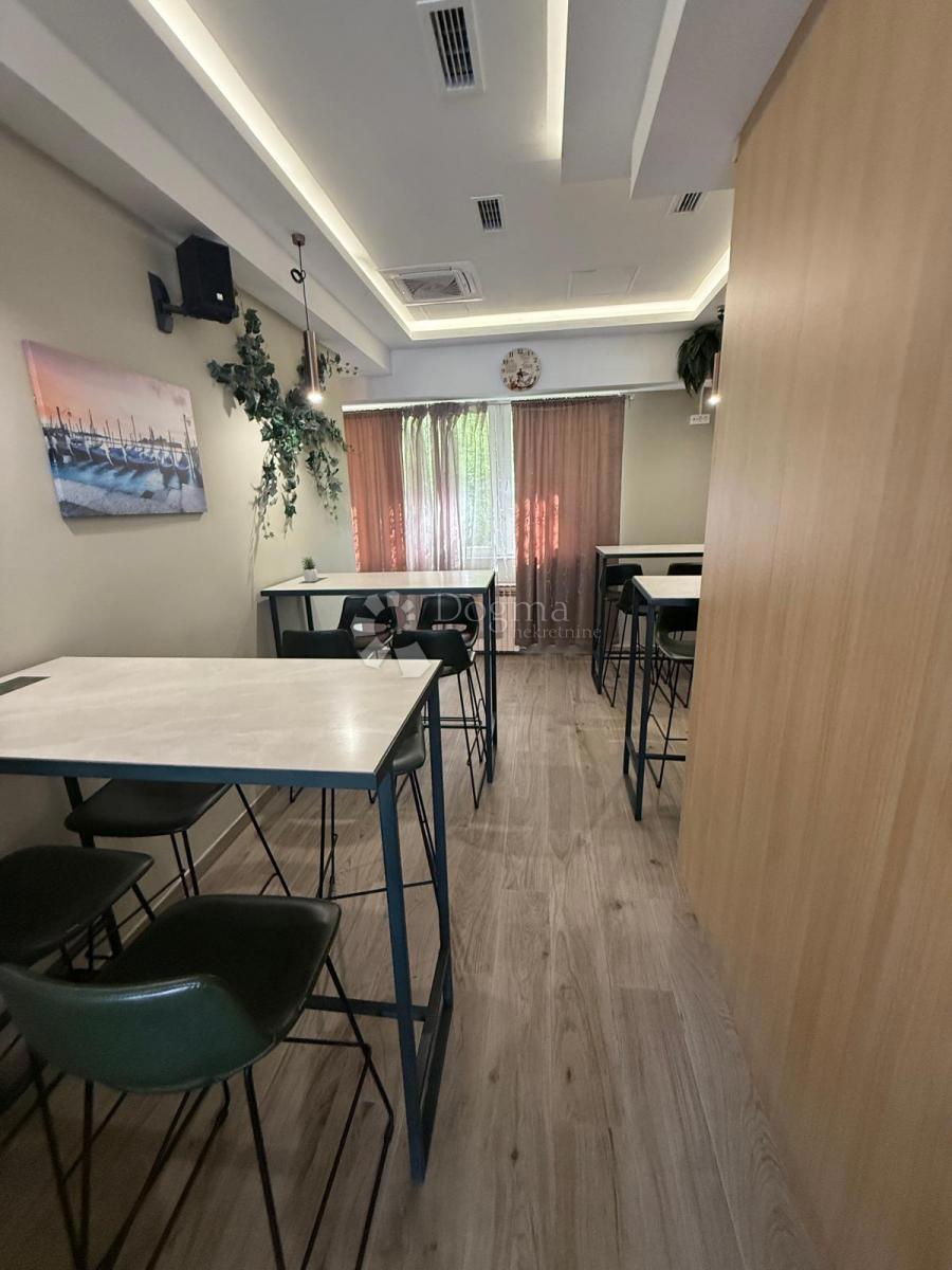 Locale commerciale Kruge, Trnje, 68m2