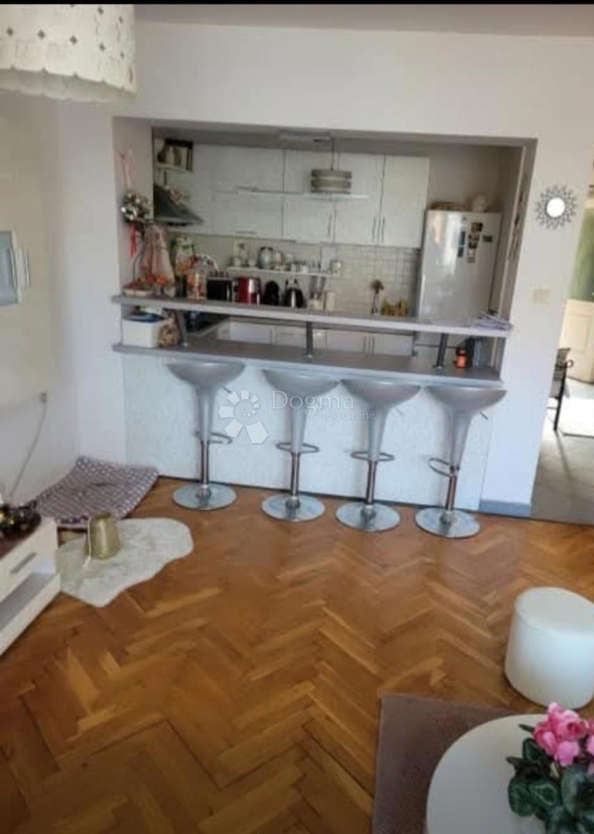 Casa Gornji grad / Centar, Osijek, 210,99m2