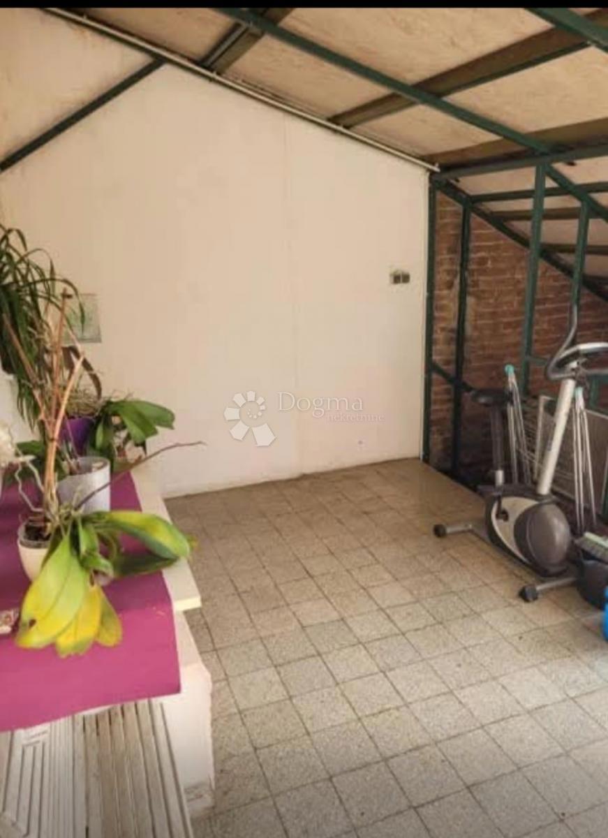 Casa Gornji grad / Centar, Osijek, 210,99m2