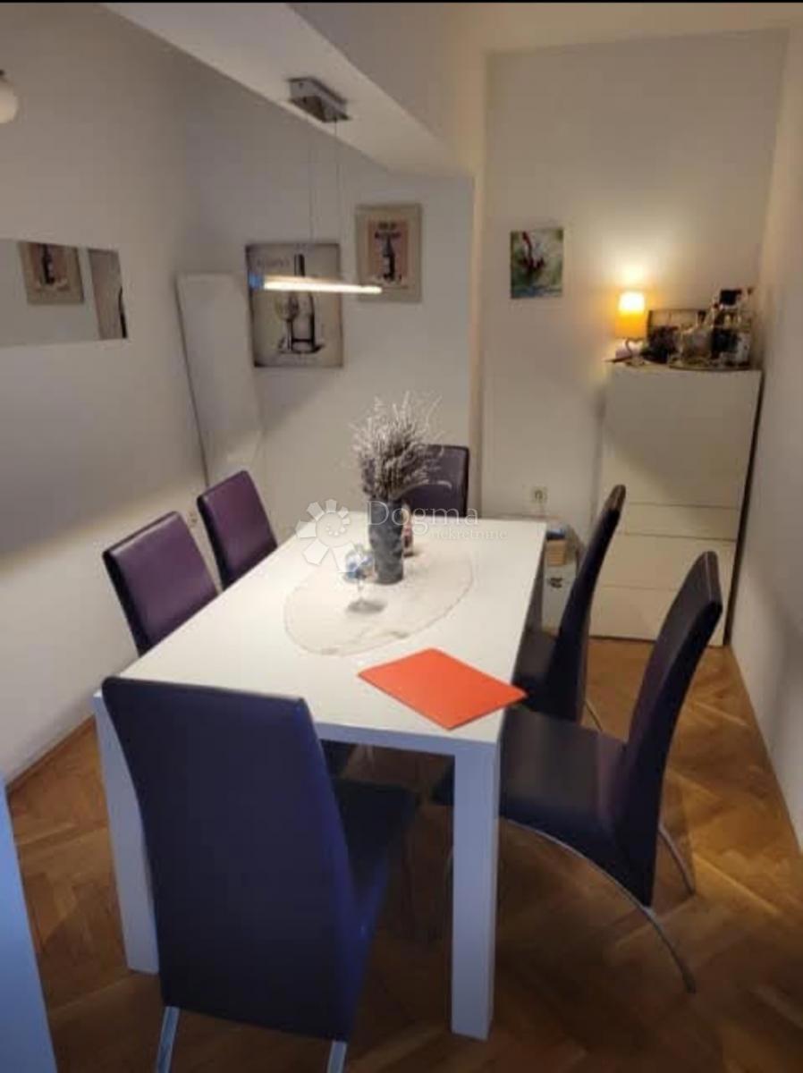 Casa Gornji grad / Centar, Osijek, 210,99m2