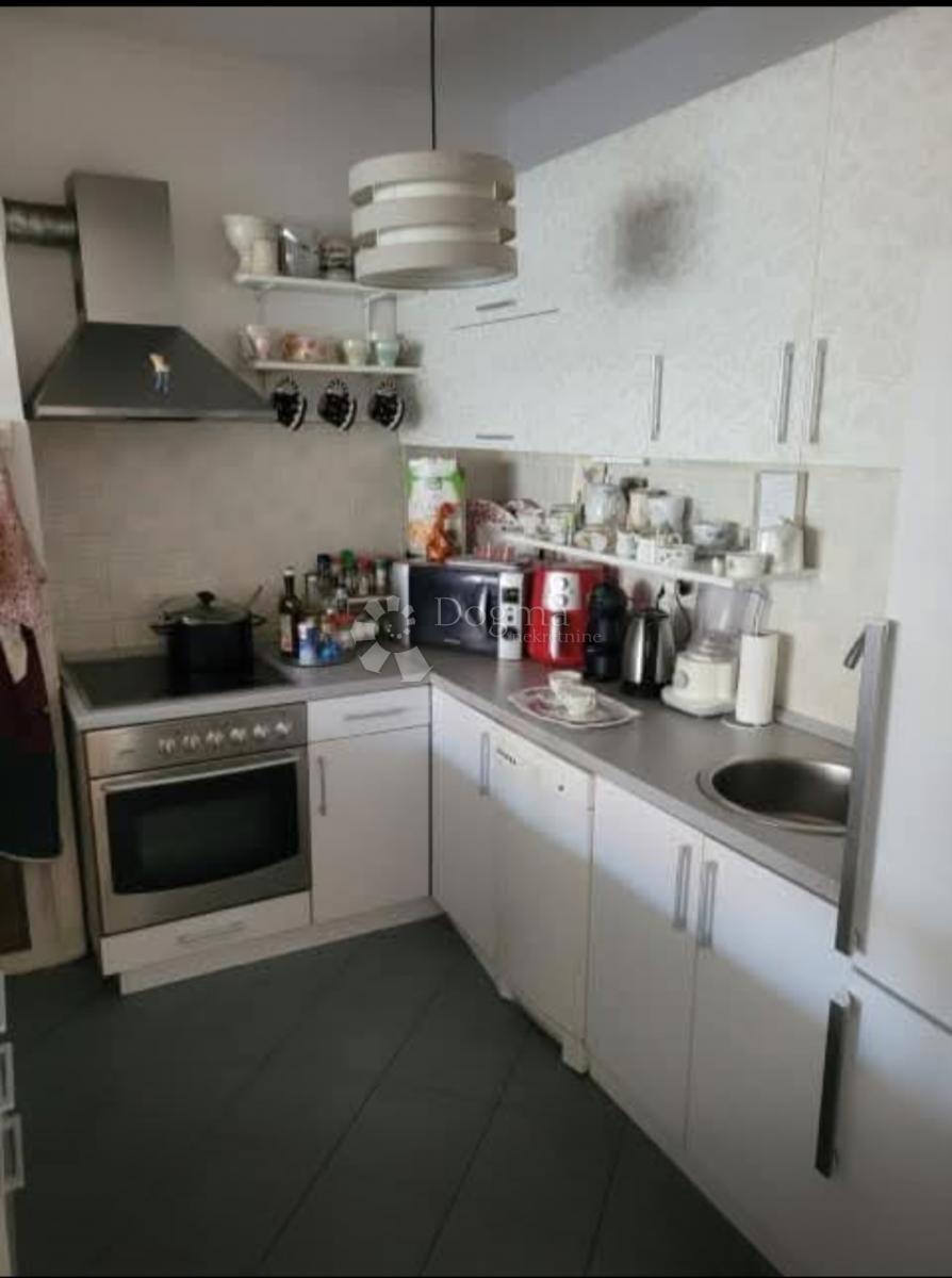 Casa Gornji grad / Centar, Osijek, 210,99m2