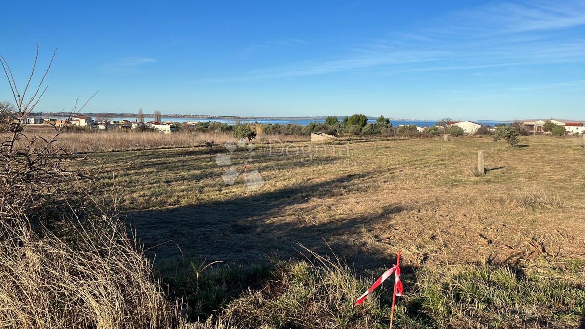 Terreno edificabile vicino al mare, infrastrutture