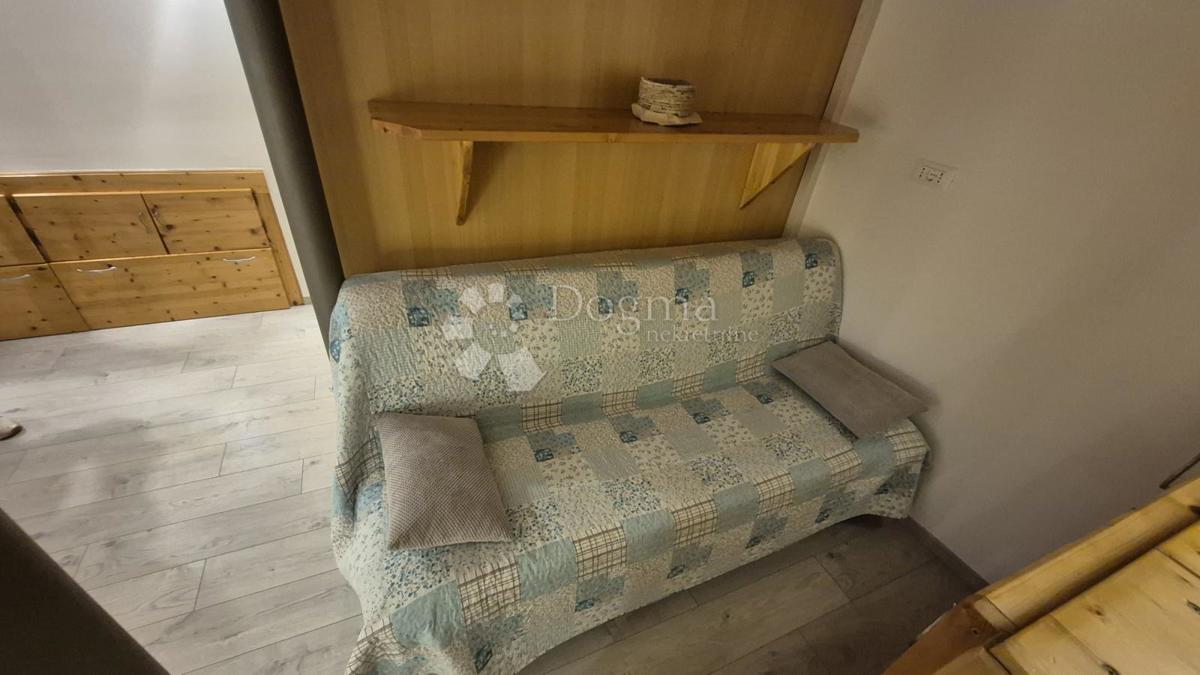 Appartamento vicino alla Facoltà di Economia di Pola, superficie 67,2 m2 con permesso d'uso