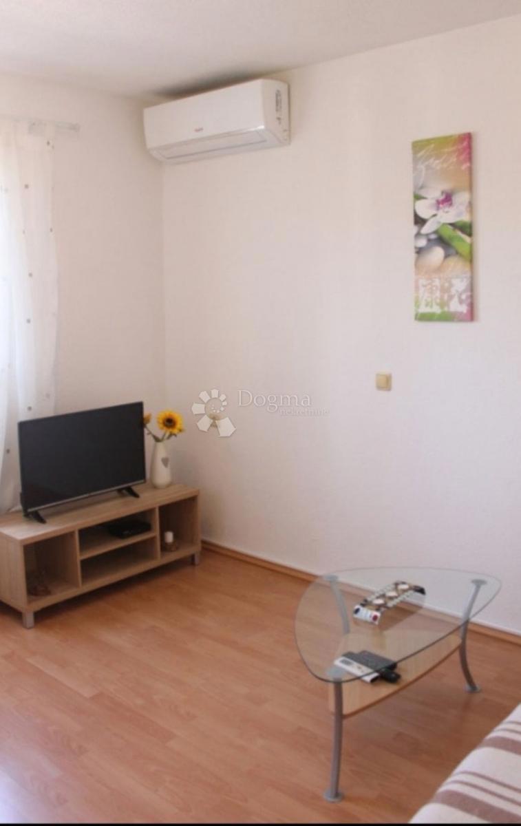 Appartamento duplex 100 m² - possibilità di 2 appartamenti o di uno grande, 800 m dal mare - Rovigno