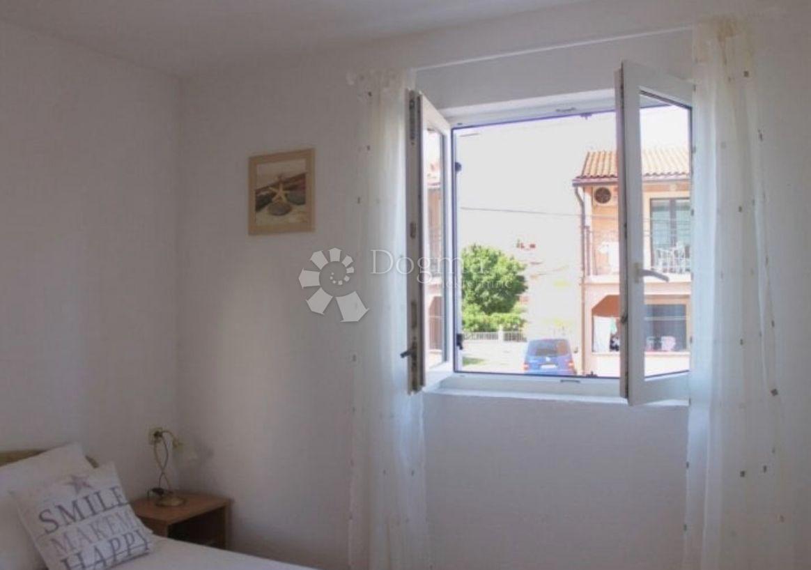 Appartamento duplex 100 m² - possibilità di 2 appartamenti o di uno grande, 800 m dal mare - Rovigno