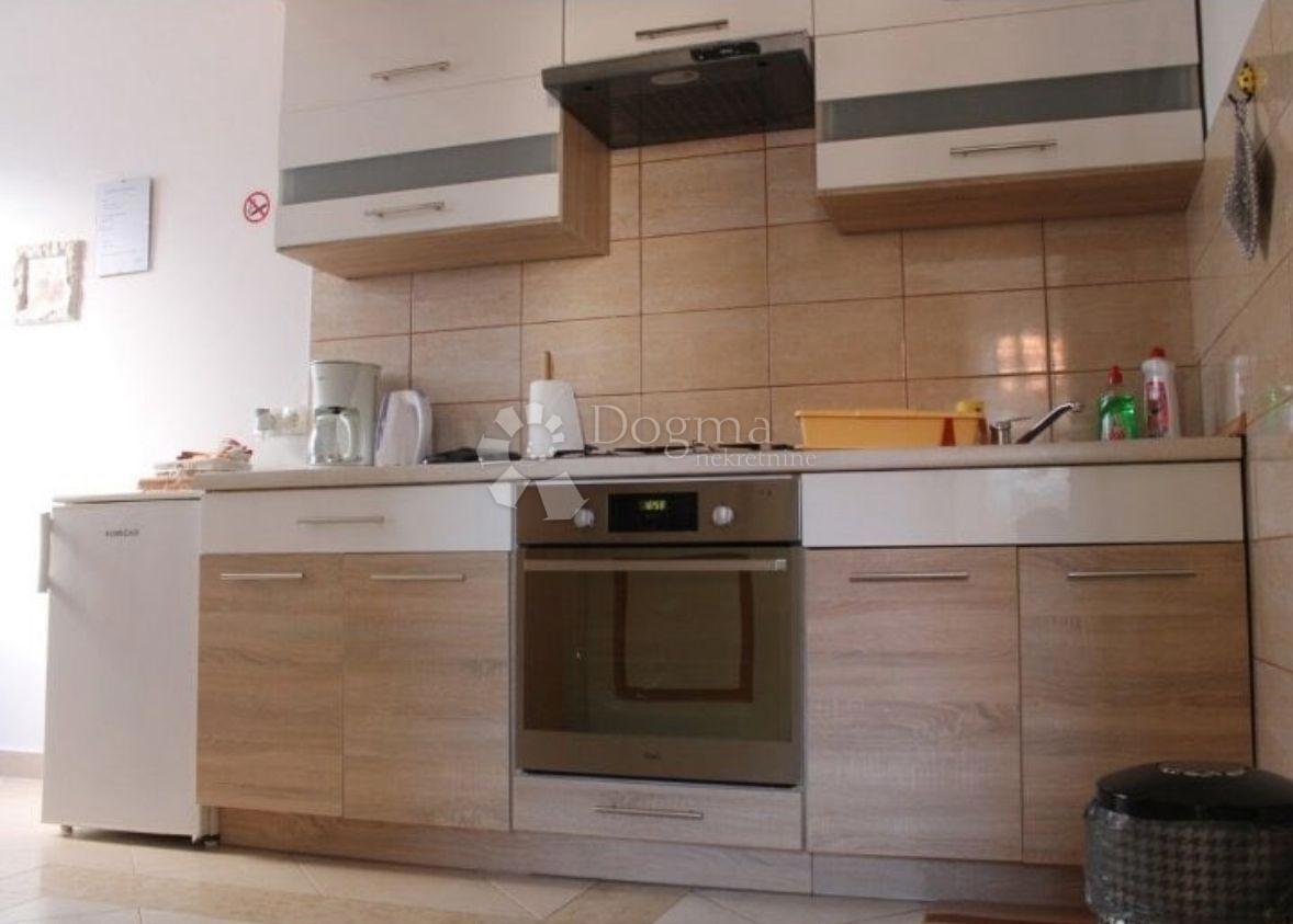 Appartamento duplex 100 m² - possibilità di 2 appartamenti o di uno grande, 800 m dal mare - Rovigno