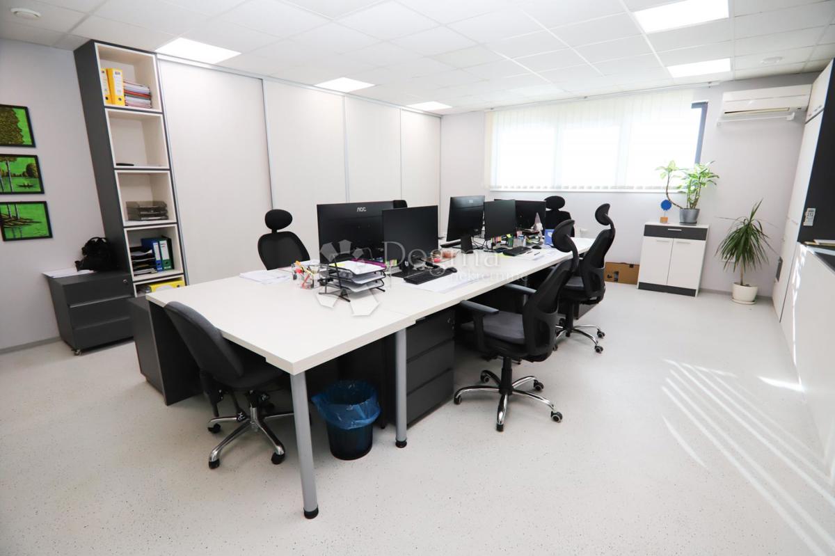 Locale commerciale Tenja, Osijek - Okolica, 3.750m2