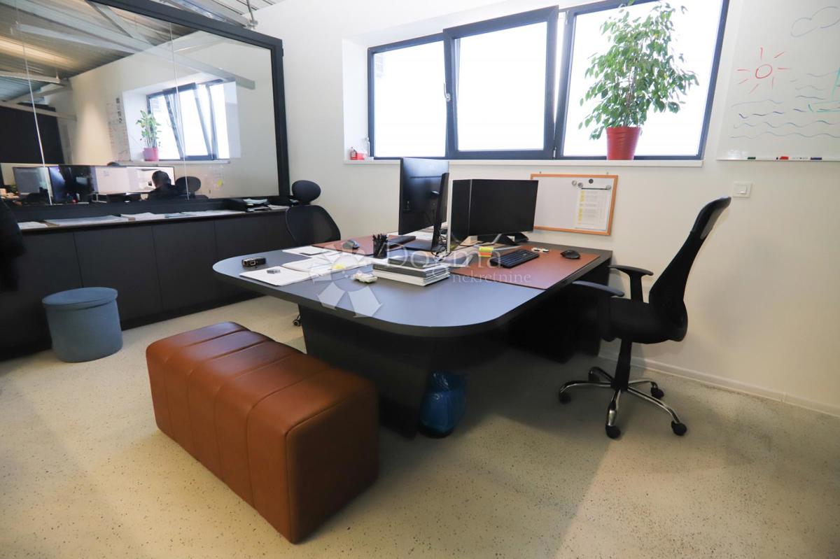 Locale commerciale Tenja, Osijek - Okolica, 3.750m2