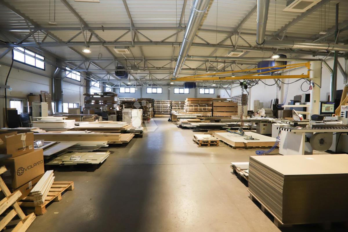 Locale commerciale Tenja, Osijek - Okolica, 3.750m2