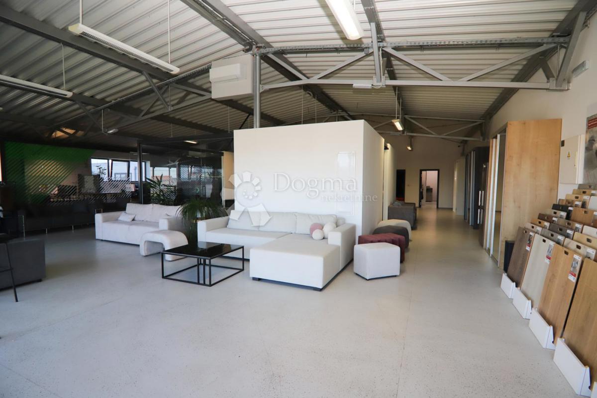 Locale commerciale Tenja, Osijek - Okolica, 3.750m2