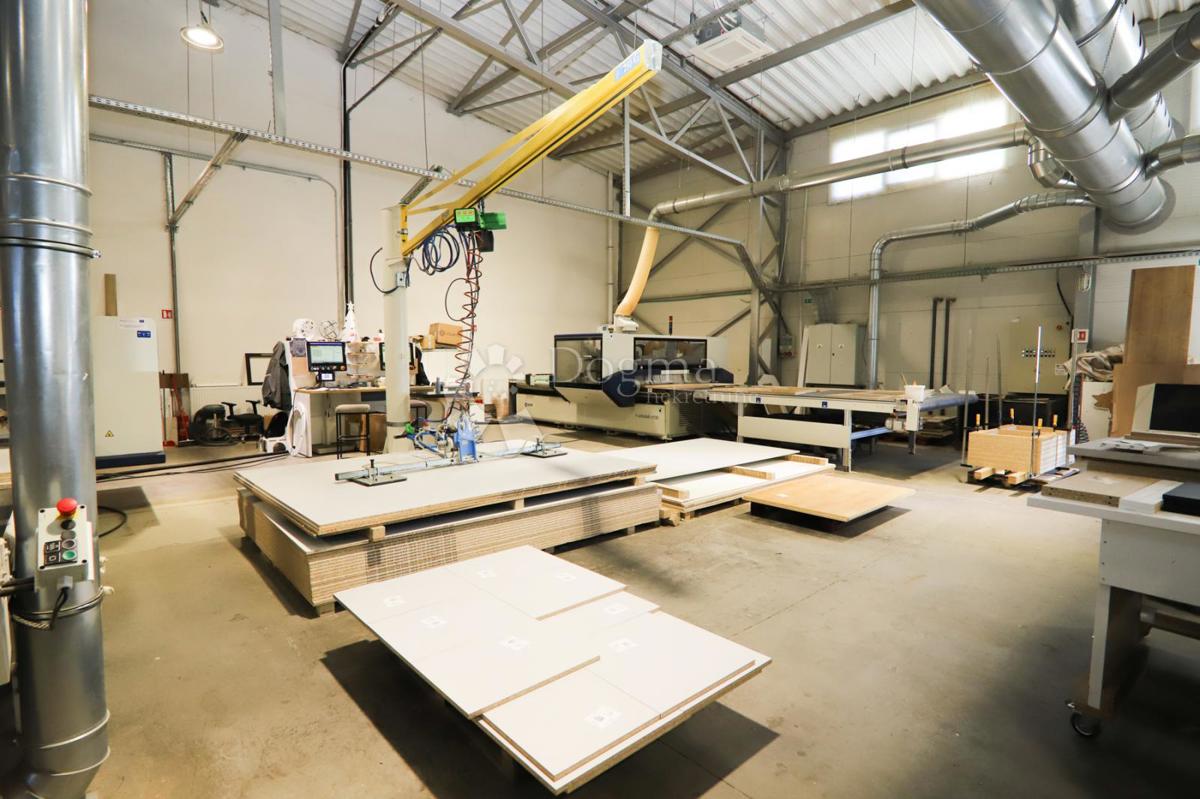 Locale commerciale Tenja, Osijek - Okolica, 3.750m2